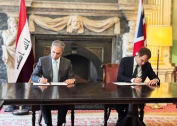 العراق وبريطانيا يوقعان مذكرة تفاهم للتعاون القضائي في مكافحة الارهاب