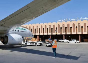 النقل تعلن استئناف الرحلات إلى مطار البصرة الدولي