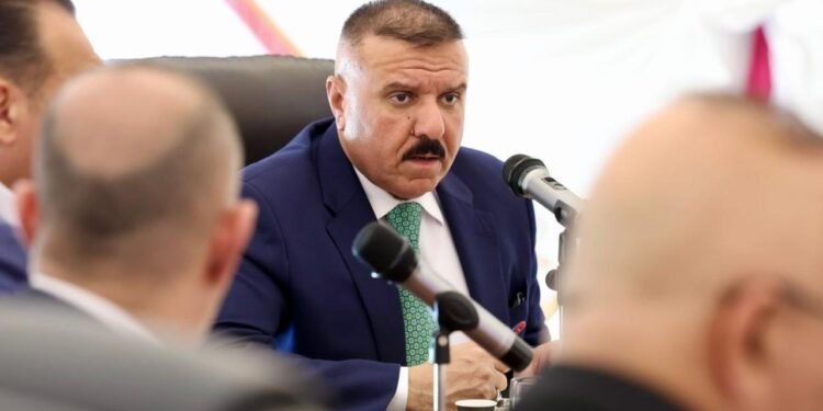 وزير الداخلية يوجه باتخاذ الإجراءات القانونية الصارمة بحق كل من يحاول الإخلال بأمن البلد