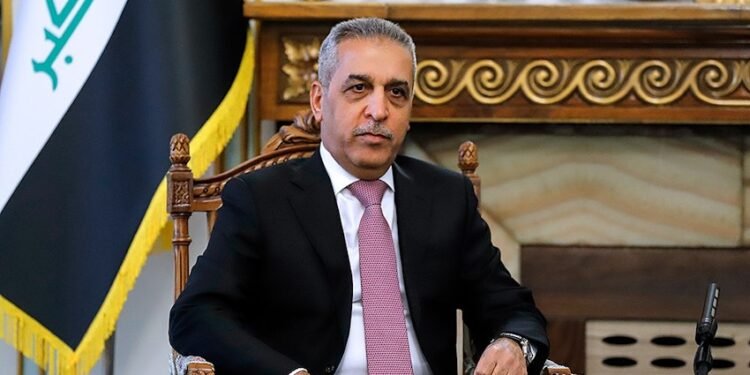 رئيس مجلس القضاء الأعلى يصل لندن