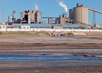 تلوث وأمراض واختناق.. احتجاجات في تونس بسبب صناعة الفوسفات