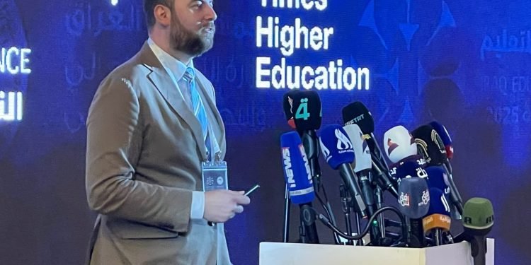 التايمز: إسهامات الجامعات العراقية فاقت الـ 10% من البحوث المنشورة بالمجلات العالمية