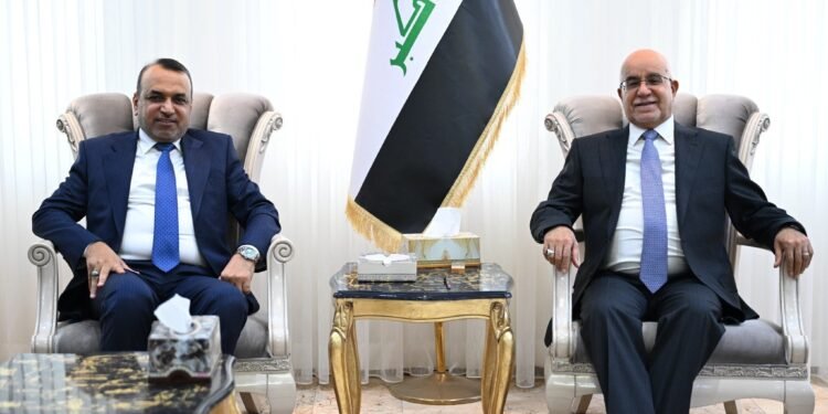 وزيرا العمل والصحة يبحثان تقديم خدمات متكاملة للفئات المستفيدة من الحماية الاجتماعية