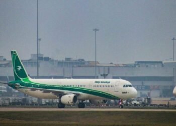 النقل تعلن فتح الأجواء الجنوبية أمام حركة الطائرات