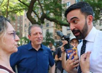 شاب “مسلم تقدمي” بعمر 33 عاما يفوز برئاسة بلدية نيويورك