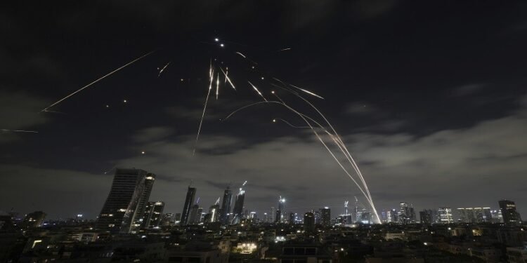 وول ستريت جورنال: تكلفة خيالية تتكبدها إسرائيل لاعتراض صاروخ إيراني واحد