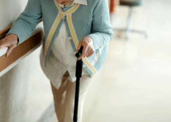 غذاء خارق بسيط قد يقضي على “رائحة كبار السن”