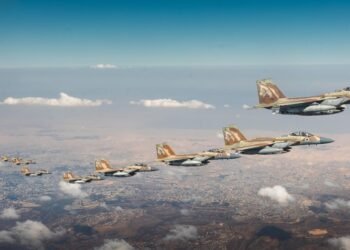 مسؤول استخباراتي إسرائيلي سابق يكشف الهدف الحقيقي للحرب الإسرائيلية على إيران