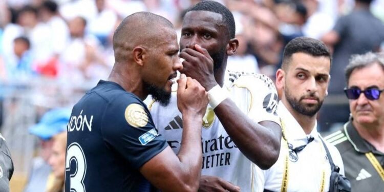 “فيفا” يحقق في إساءة محتملة لروديغير