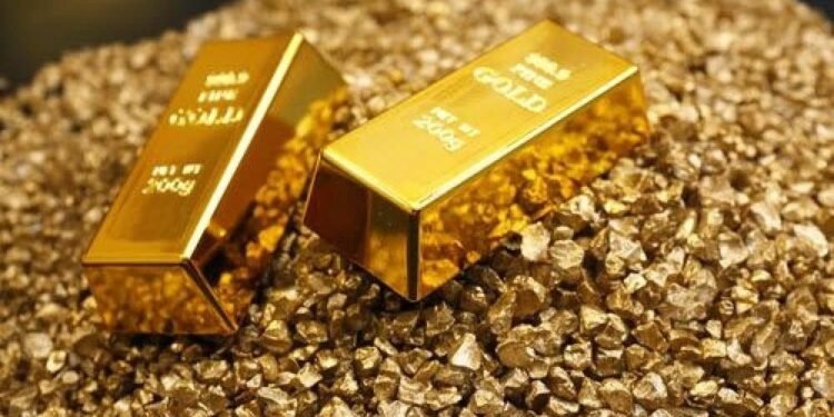 الذهب يهبط مع ارتفاع الدولار وسط ترقب الأسواق لرد إيران