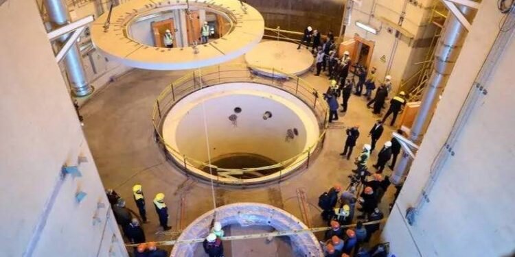 بعد استهدافها… ما أهمية منشأة الماء الثقيل في آراك؟