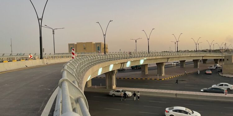 أنجز قبل موعده المقرر.. محافظة النجف الاشرف تفتتح مجسر مكة جنوب المدينة