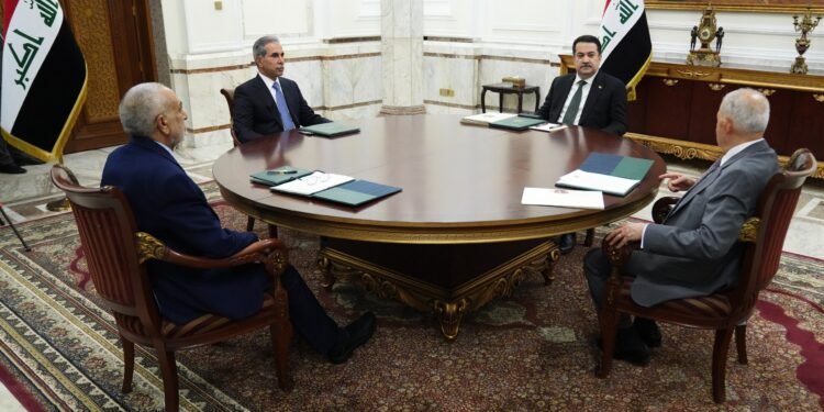 الرئاسات تعقد اجتماعاً في قصر بغداد لبحث التطورات في المنطقة