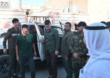 الحشد الشعبي يحرر مواطناً مختطفاً منذ 2014 ويعيده إلى أرض الوطن