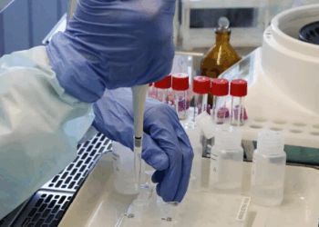 متحور كورونا الجديد يدق ناقوس الخطر في بريطانيا