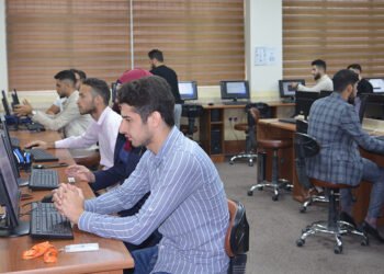 ما دور الشباب في تطوير مهاراتهم ليتخلصوا من البطالة؟