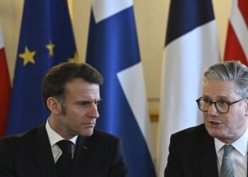 إعلام: ماكرون يضغط على ستارمر للاعتراف بفلسطين