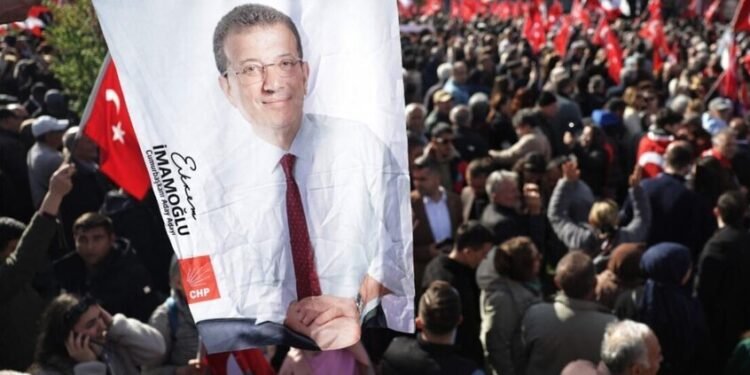 تركيا.. السلطات تشن حملة اعتقالات ضد رؤساء البلديات التابعة للمعارضة