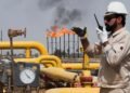 أسعار النفط تتراجع بعد زيادة مفاجئة لإنتاج أوبك+