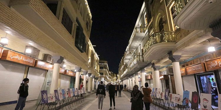 الثقافة مزهرة من بغداد إلى بغداد