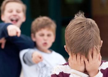 المزاح في الميزان.. تربية للنفس أم عبث بالقيم؟