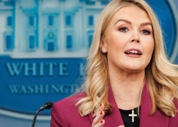 رد صادم من المتحدثة باسم البيت الأبيض بشأن اختيار مكان لقاء بوتين وترامب