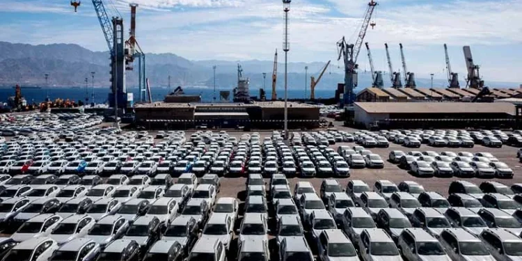 المالية: إطلاق خدمة إنجاز المعاملات الجمركية الخاصة بالمركبات عبر بوابة (أور الإلكترونية)