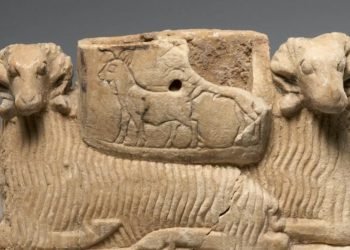 استعادة قطعة أثرية سومرية من متحف المتروبوليتان بواشنطن