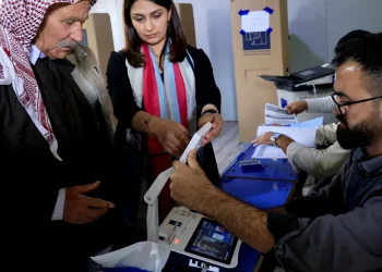 مراكز الاقتراع تفتح أبوابها للبدء بعملية التصويت العام للانتخابات البرلمانية