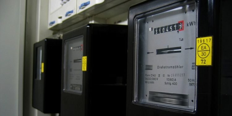 الكهرباء تعتمد نموذجًا ماليًا جديدًا لتقليل كلفة الطاقة بنسبة 40%