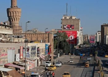 تطوير الطرق في المحافظات.. النقل تواصل إصلاح المقاطع المتضررة