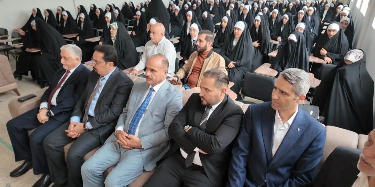 حملة توعية في النجف من مخاطر الابتزاز الإلكتروني للطالبات والفتيات