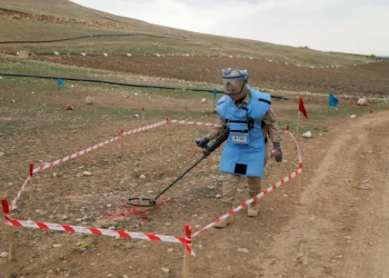 الدفاع المدني: تطوير قدرات فرق رفع الألغام وفق معايير دولية