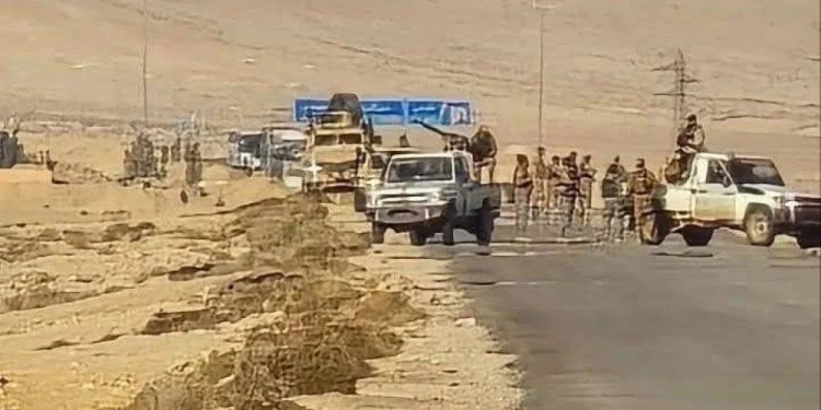 مسؤولون سوريون: منفذ هجوم تدمر فرد من قوات الأمن