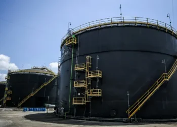 أسعار النفط ترتفع بعد تأكيد “أوبك+” وقف زيادة الإنتاج في الربع الأول المقبل