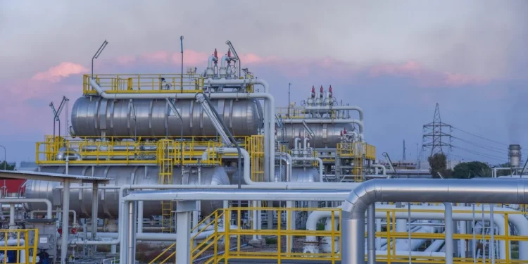 إنتاج حقل الراشدية.. خطوات متقدمة في استثمار المكامن النفطية والغازية بالعراق