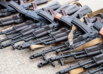 الجدل حول السلاح الشخصي في العراق.. بين التنظيم والمخاطر