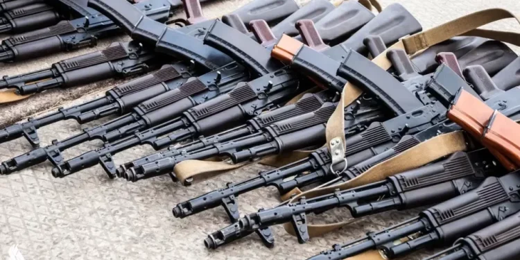 الجدل حول السلاح الشخصي في العراق.. بين التنظيم والمخاطر