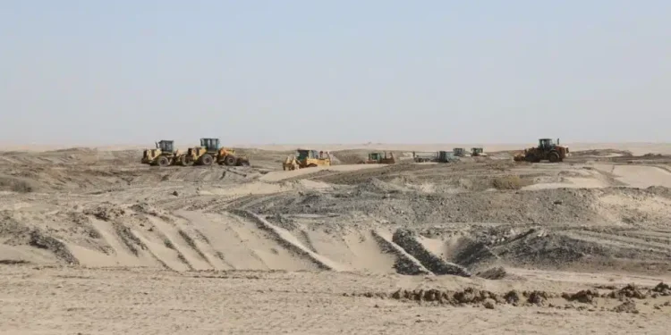 زحف الكثبان يدفع الزراعة إلى استراتيجيات التكيف المناخي