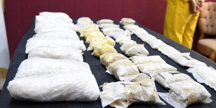 الأمن الوطني يكشف تفاصيل الإطاحة بشبكة دولية لتجارة المخدرات في البصرة