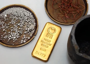 الخسائر تلتهم ثلث قيمة الفضة، والذهب يتكبد أكبر تراجع منذ الثمانينات