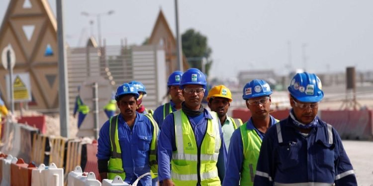 العمل: تشديد الإجراءات الخاصة باستقدام العمالة الأجنبية