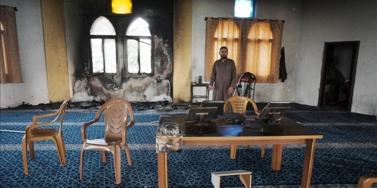 مستوطنون يعتدون على مسجد شمالي الضفة الغربية