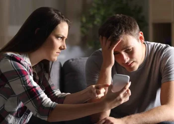 الخيانة الزوجية بين القانون والمجتمع.. من الفعل السري إلى الفضيحة العلنية