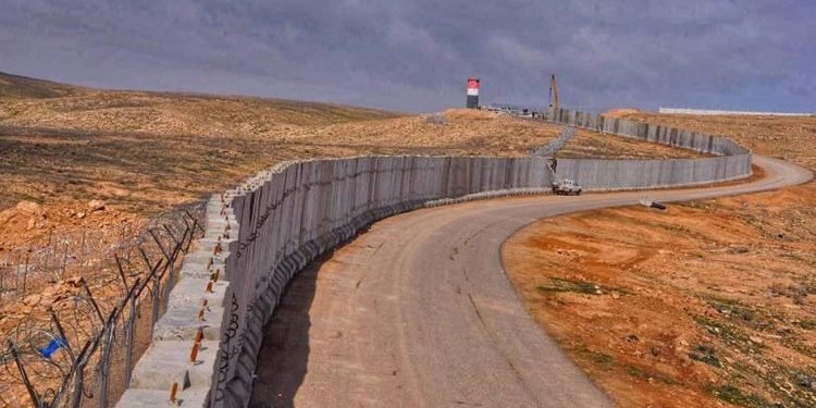 حماية الحدود العراقية تتعزز بـ1000 كاميرا و15 طائرة مسيّرة