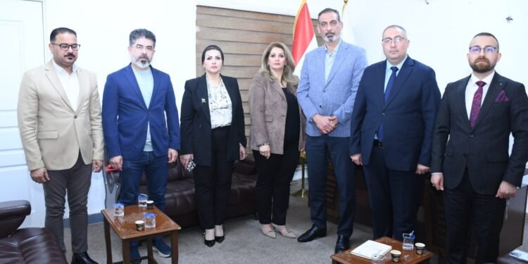 أمين عام حركة سومريون الدكتور عمار التميمي يجتمع بمدراء المكاتب