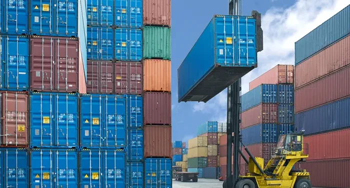 وزير التجارة: لا زيادة في الأسعار والبضاعة متوفرة والاستيراد مستمر