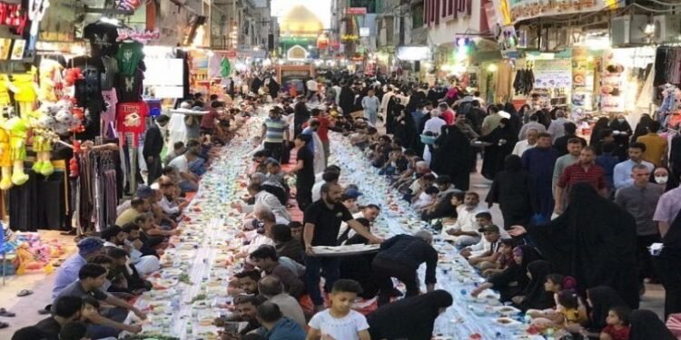 أطول مائدة إفطار رمضانية في النجف الأشرف