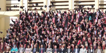 خريجون بمرتبة الضجيج: هل فقدت الجامعات وقارها؟