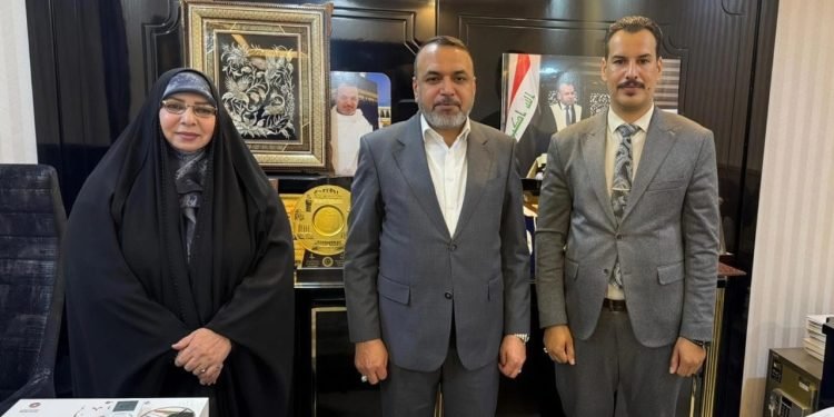 الدكتورة امنة الاسدي تزور معالي الدكتور احمد الاسدي